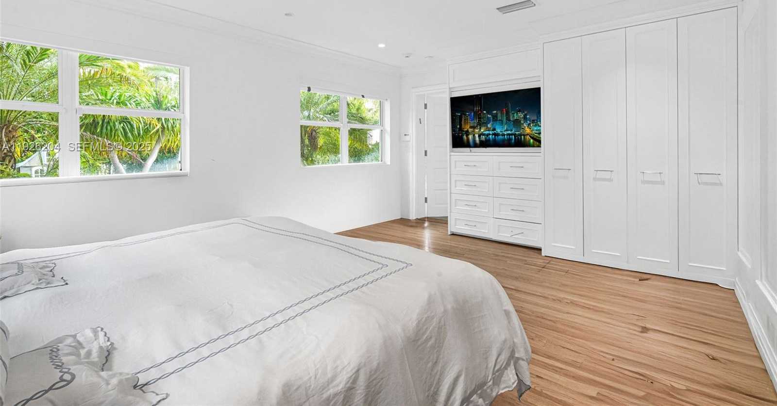 Small Image of 10121 EAST BROADVIEW DR, Bay Harbor Islands Number 10