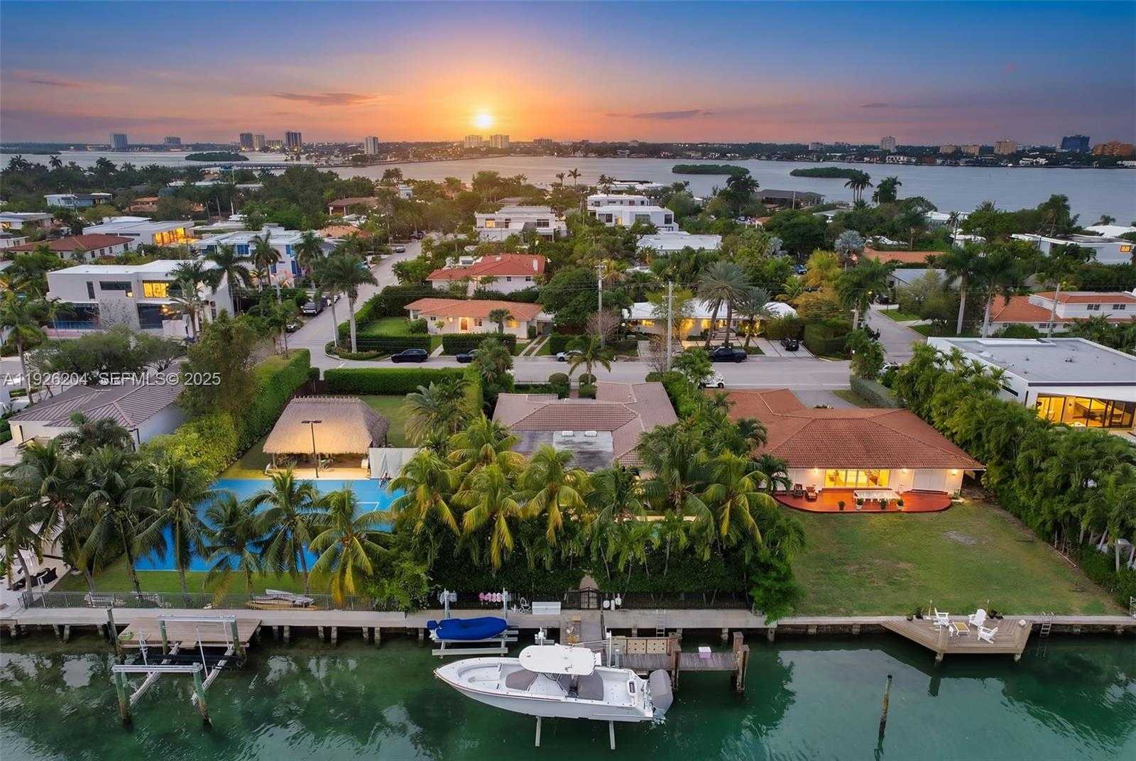 Small Image of 10121 EAST BROADVIEW DR, Bay Harbor Islands Number 2