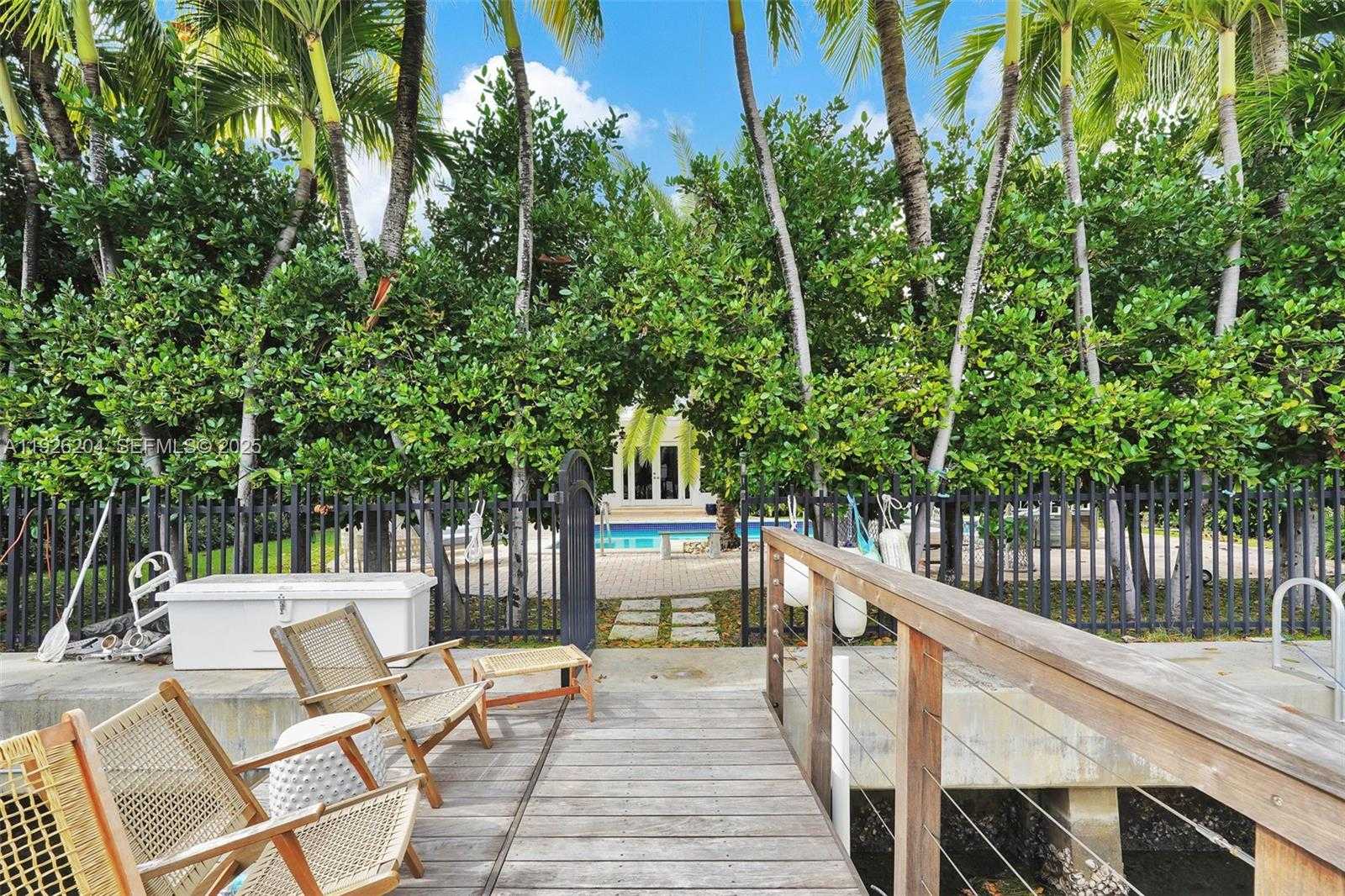 Small Image of 10121 EAST BROADVIEW DR, Bay Harbor Islands Number 4