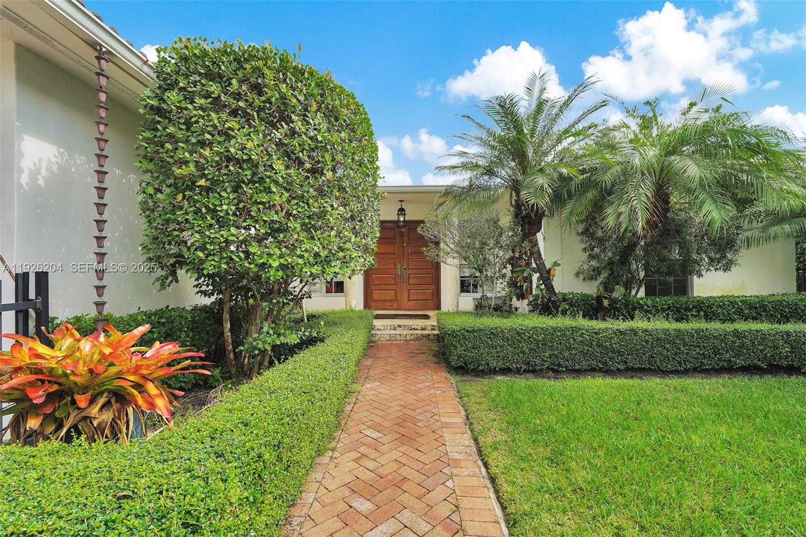 Small Image of 10121 EAST BROADVIEW DR, Bay Harbor Islands Number 5