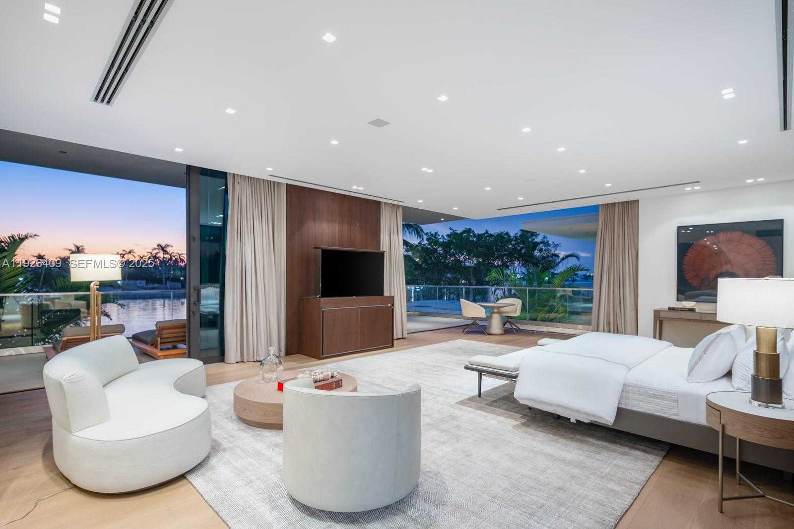 Small Image of 6480 ALLISON RD, Miami Beach Number 18