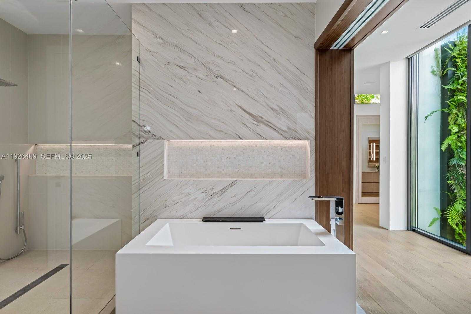 Small Image of 6480 ALLISON RD, Miami Beach Number 21