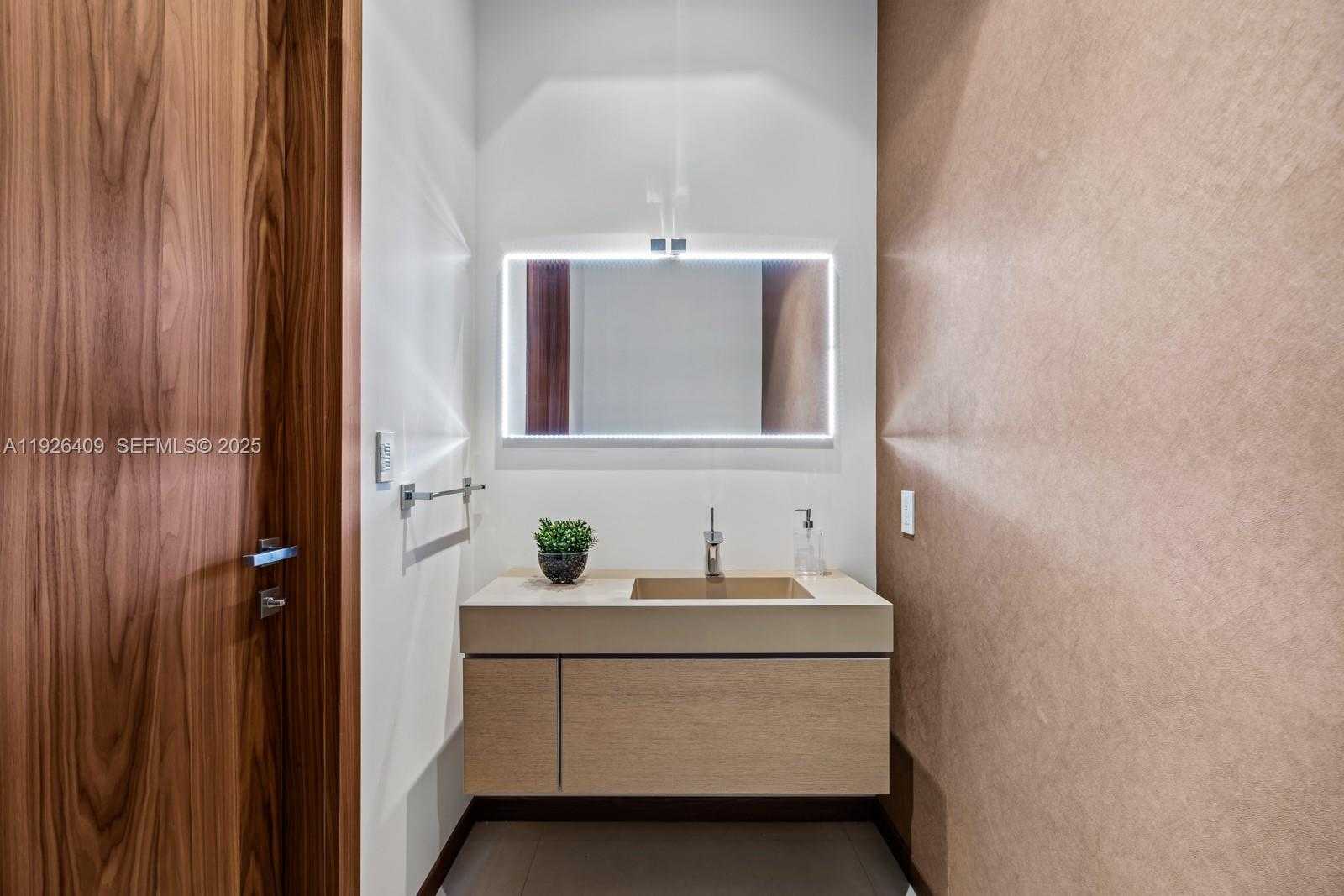 Small Image of 6480 ALLISON RD, Miami Beach Number 26