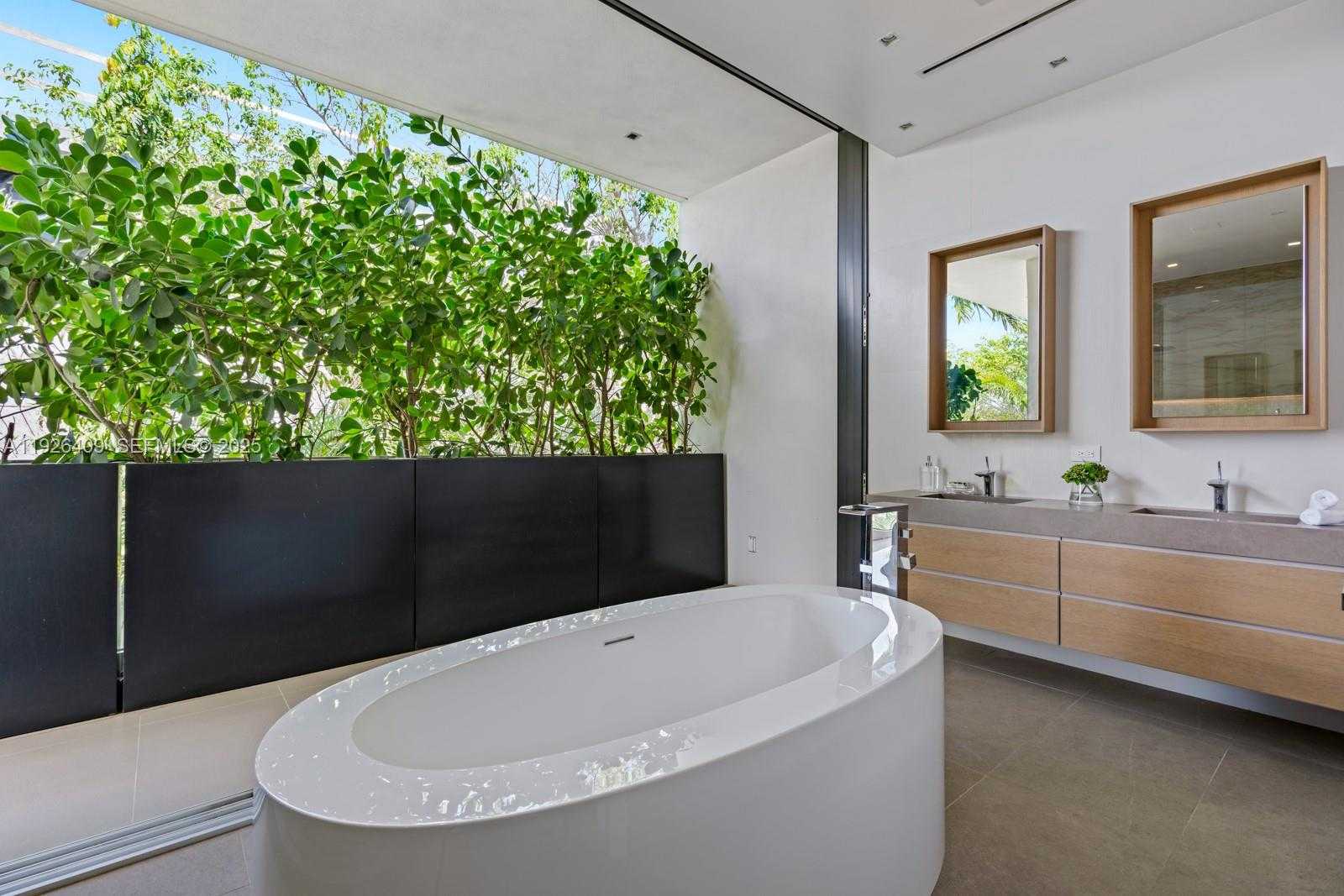 Small Image of 6480 ALLISON RD, Miami Beach Number 29