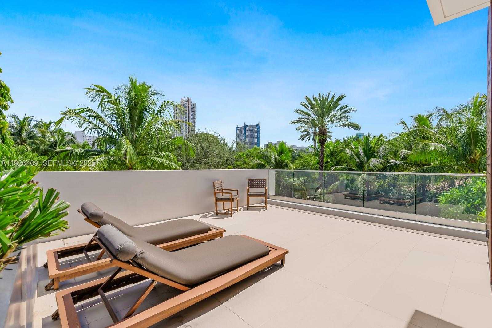 Small Image of 6480 ALLISON RD, Miami Beach Number 32