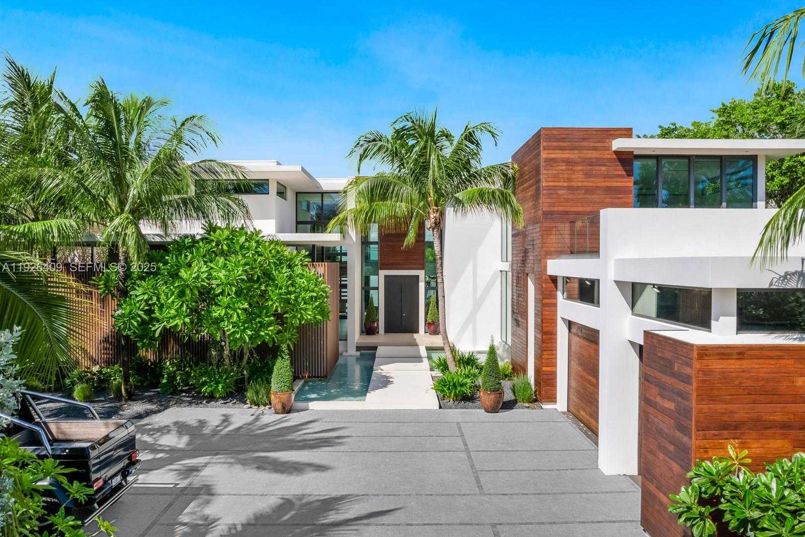 Small Image of 6480 ALLISON RD, Miami Beach Number 4