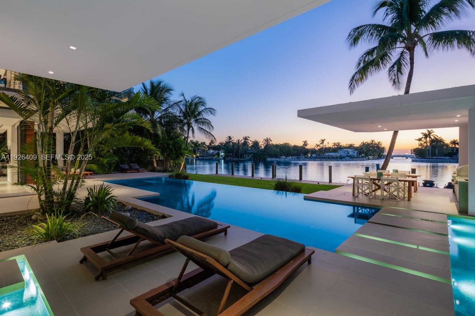 Small Image of 6480 ALLISON RD, Miami Beach Number 42