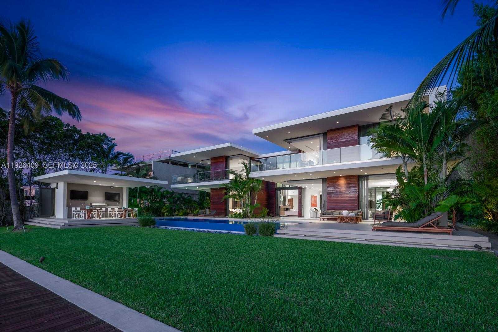 Small Image of 6480 ALLISON RD, Miami Beach Number 43