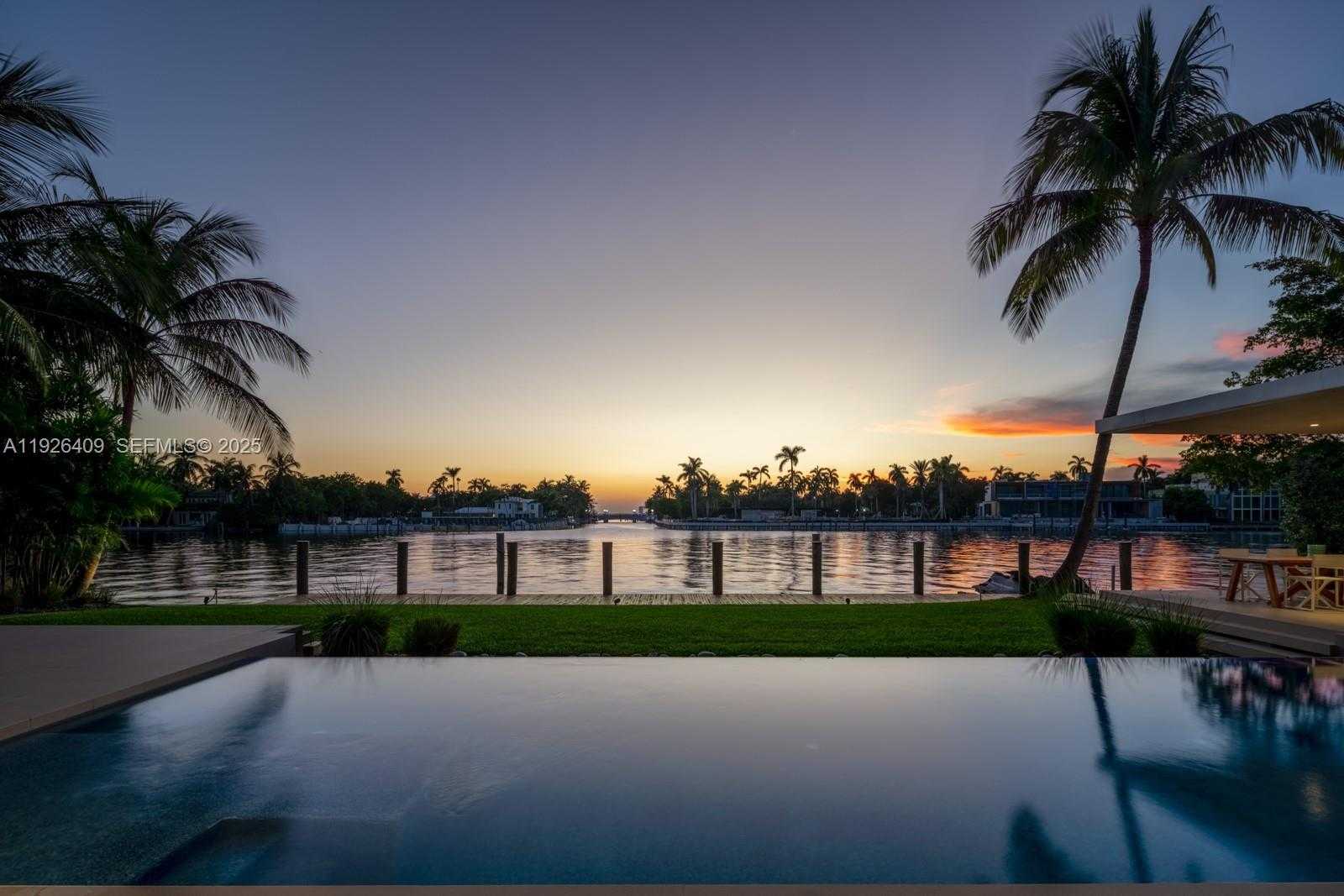 Small Image of 6480 ALLISON RD, Miami Beach Number 44