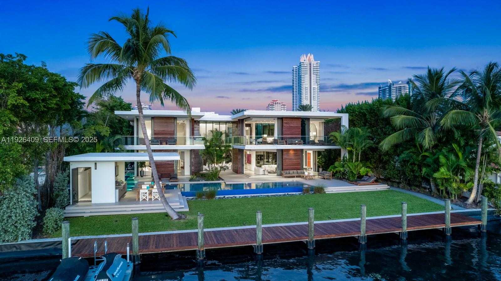 Small Image of 6480 ALLISON RD, Miami Beach Number 46