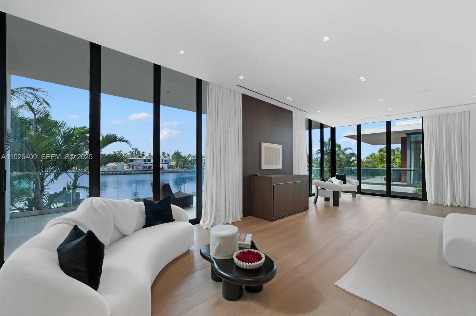 Small Image of 6480 ALLISON RD, Miami Beach Number 59