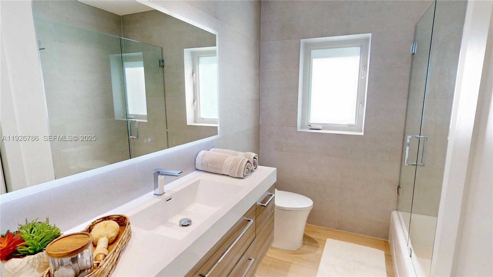 Small Image of 6011 MAYNADA ST, Coral Gables Number 15