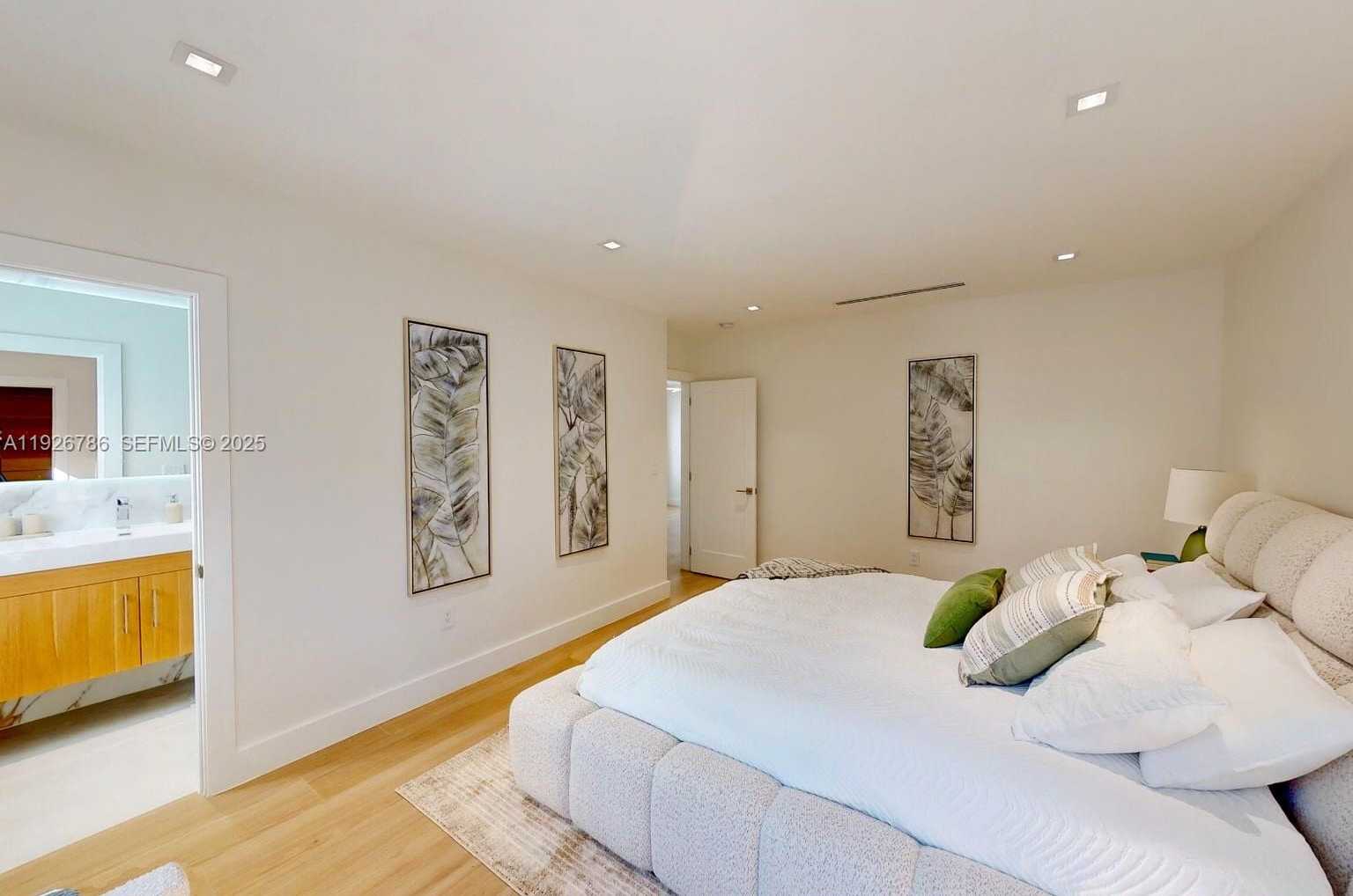 Small Image of 6011 MAYNADA ST, Coral Gables Number 18