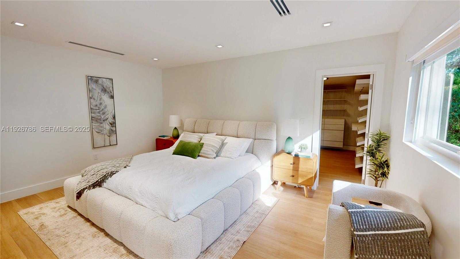 Small Image of 6011 MAYNADA ST, Coral Gables Number 19