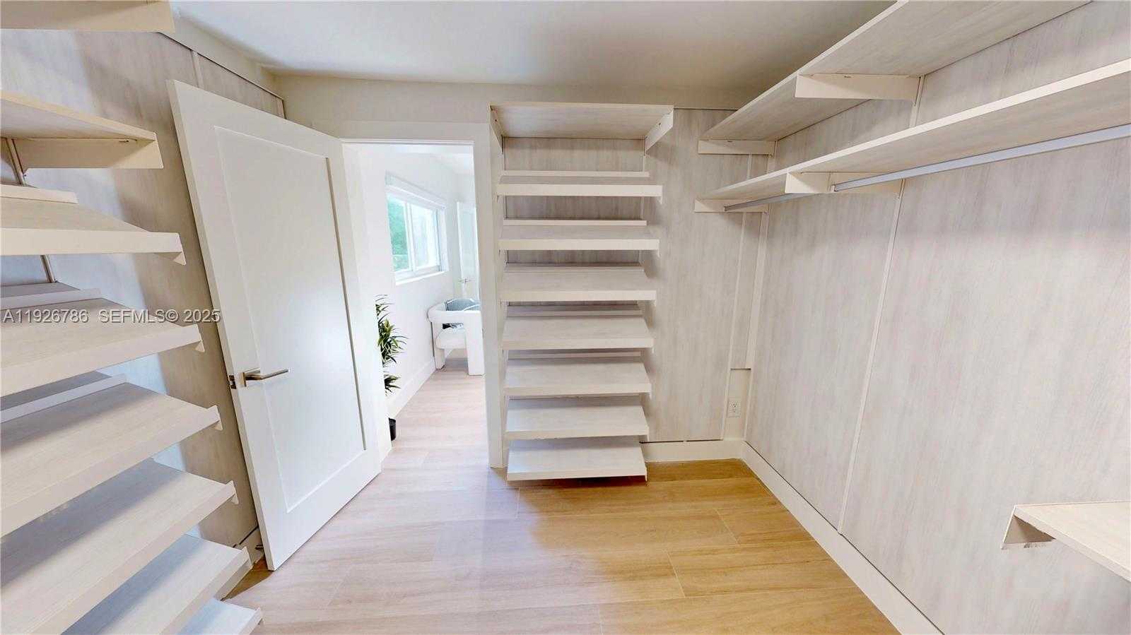 Small Image of 6011 MAYNADA ST, Coral Gables Number 21