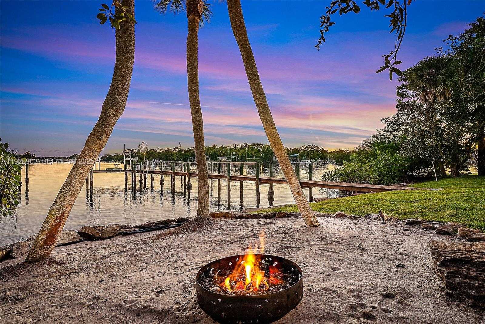 Small Image of 19651 RIVERSIDE DR, Jupiter Number 19