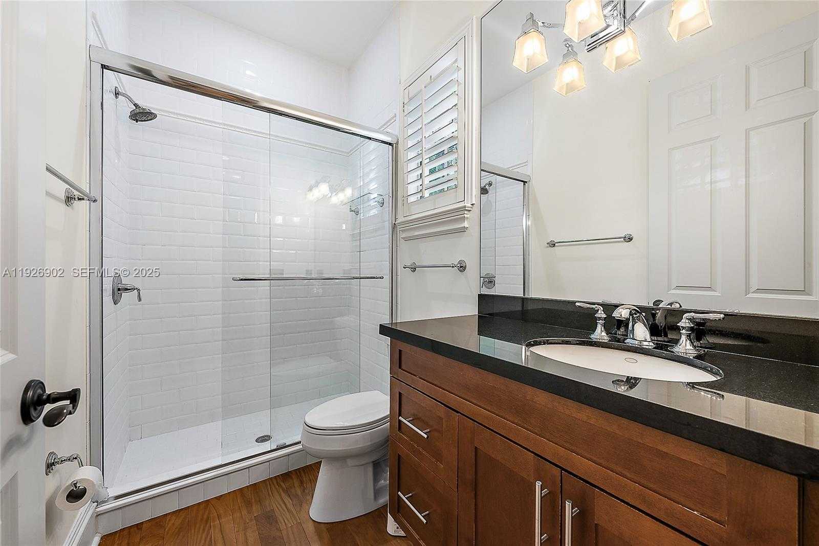 Small Image of 19651 RIVERSIDE DR, Jupiter Number 27