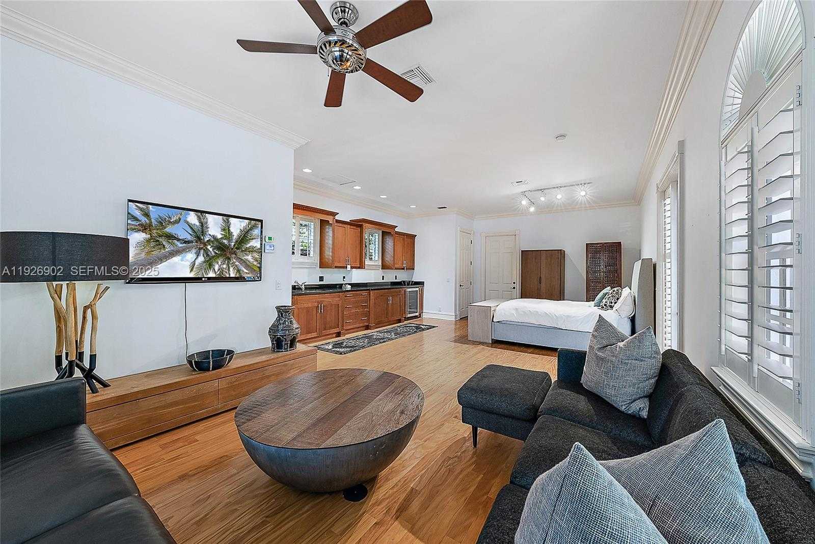 Small Image of 19651 RIVERSIDE DR, Jupiter Number 28