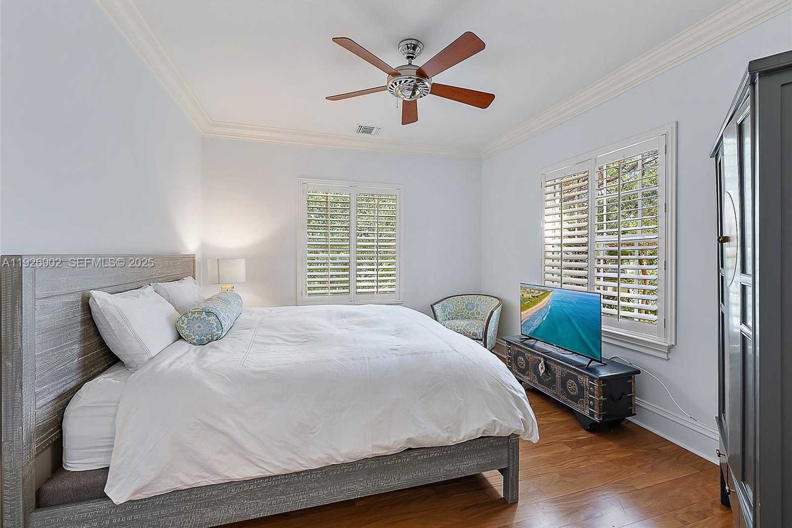 Small Image of 19651 RIVERSIDE DR, Jupiter Number 31