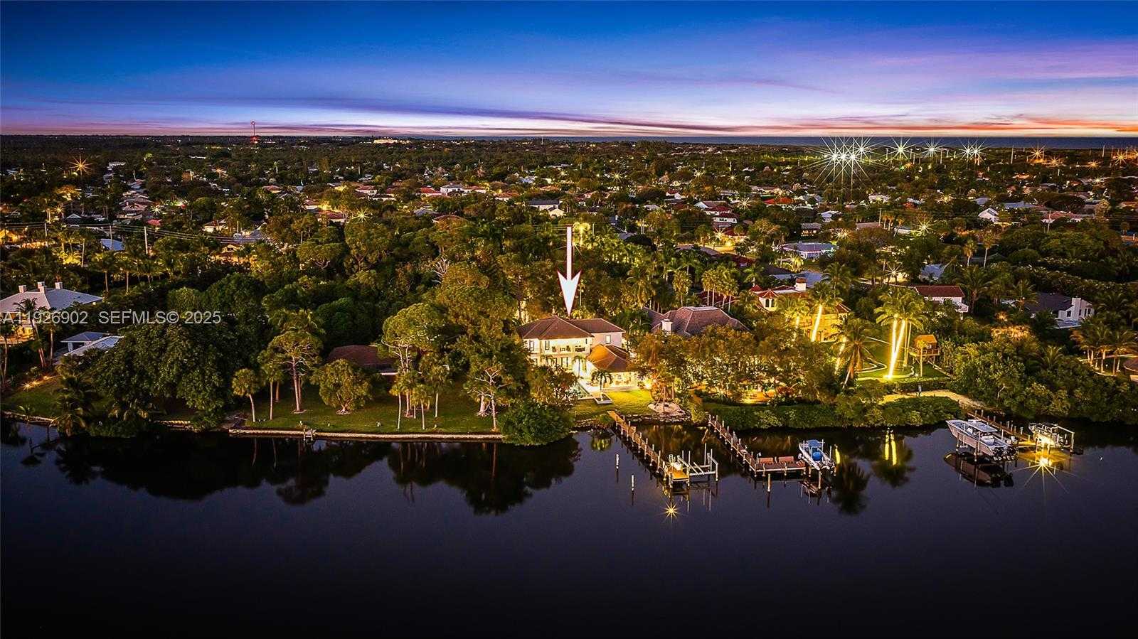 Small Image of 19651 RIVERSIDE DR, Jupiter Number 32