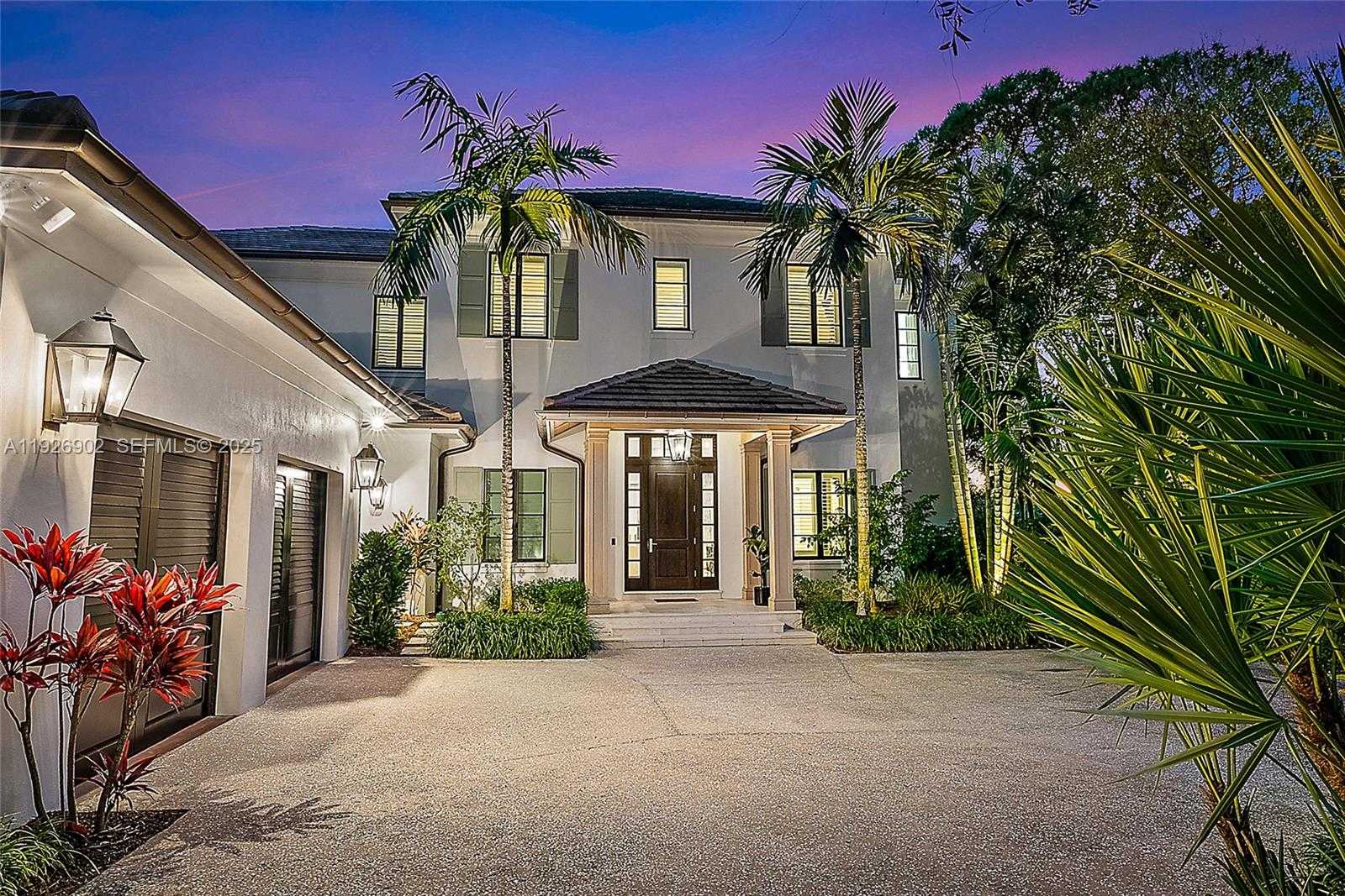 Small Image of 19651 RIVERSIDE DR, Jupiter Number 7