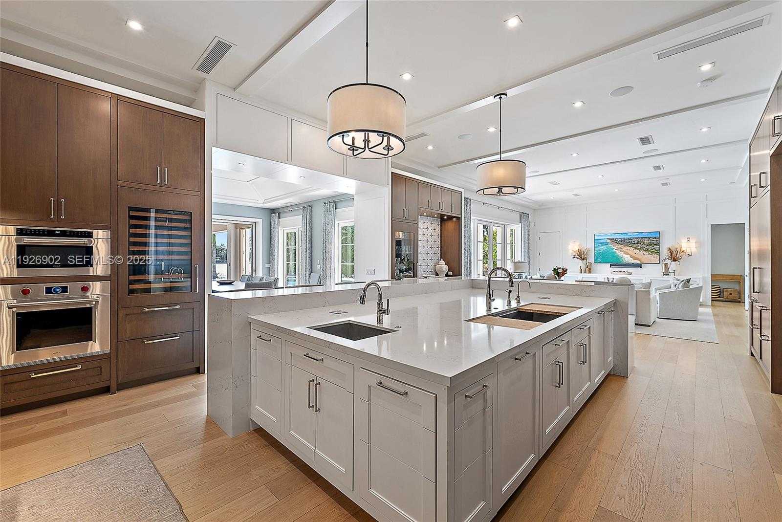 Small Image of 19651 RIVERSIDE DR, Jupiter Number 8