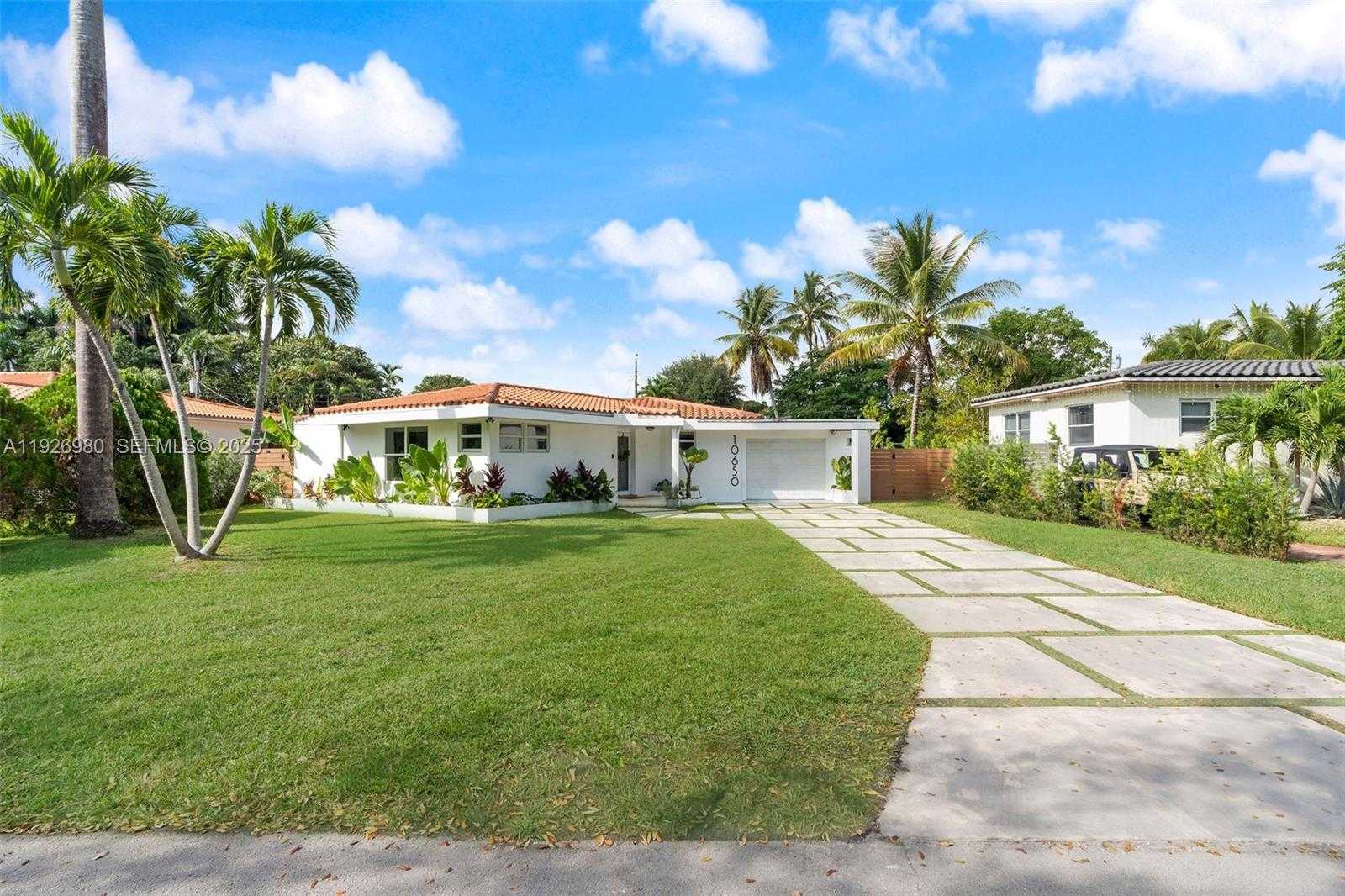 Small Image of 10650 NORTH EAST 11TH CT, Miami Shores Number 2