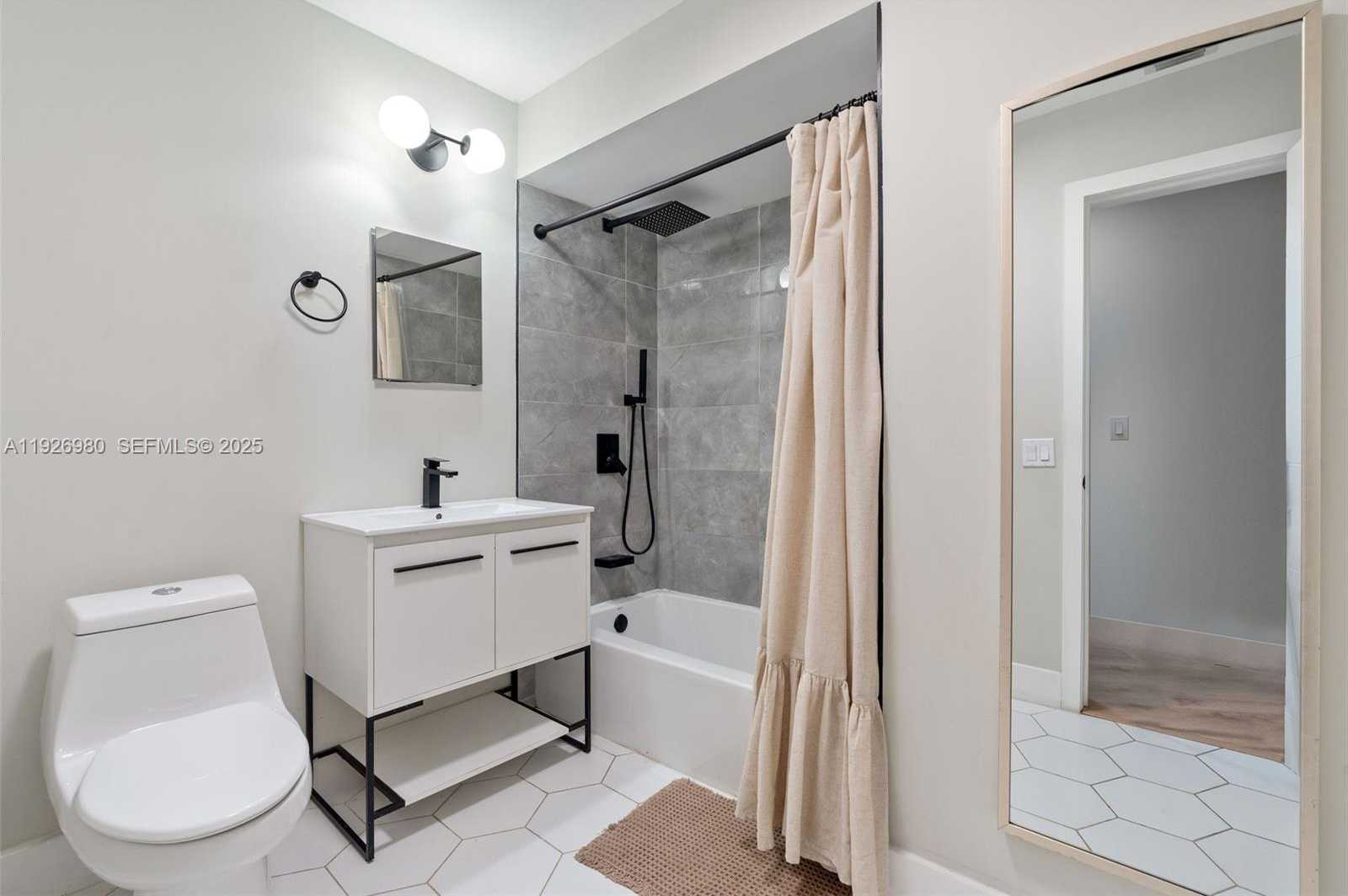 Small Image of 10650 NORTH EAST 11TH CT, Miami Shores Number 20