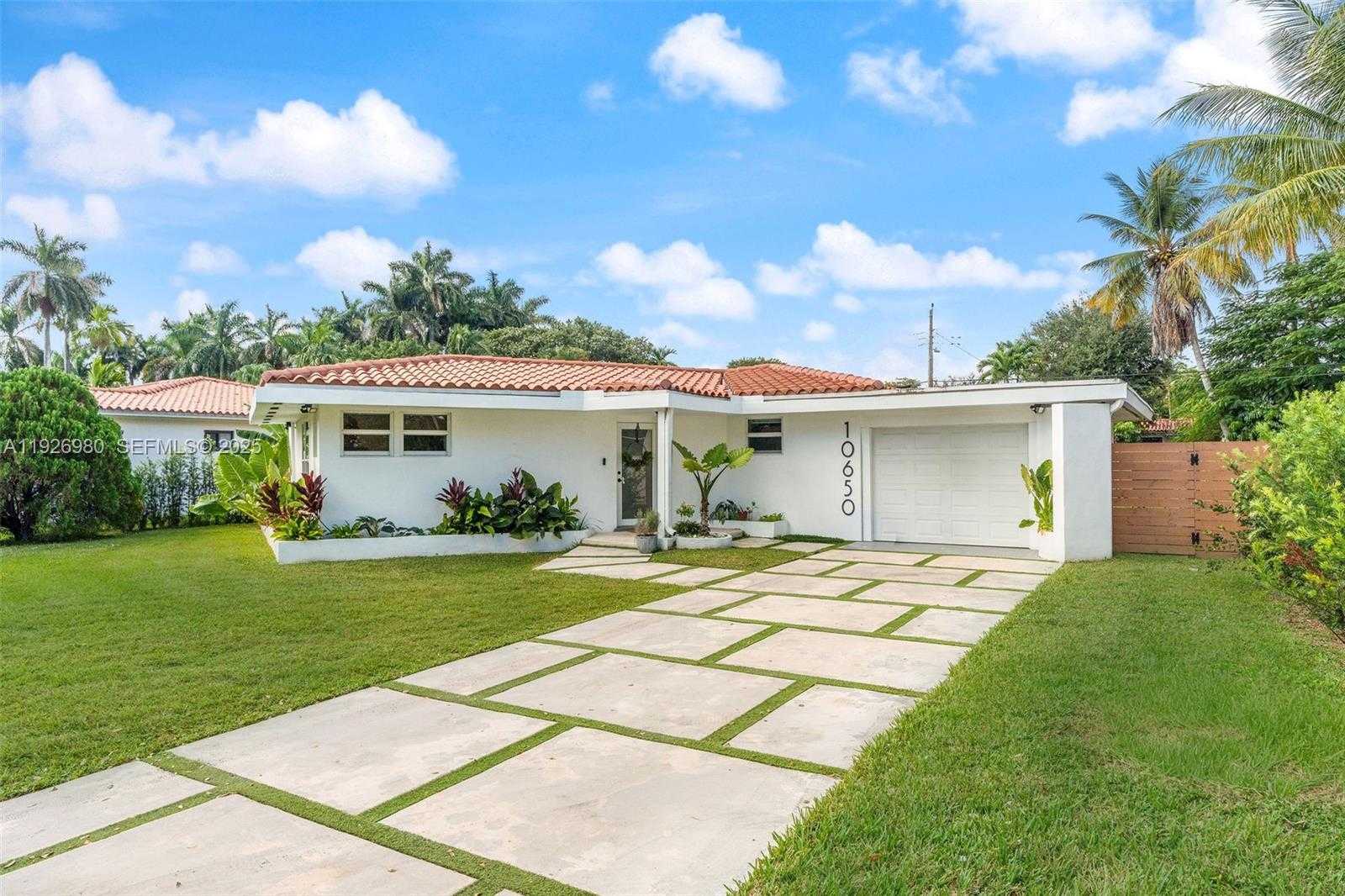 Small Image of 10650 NORTH EAST 11TH CT, Miami Shores Number 3