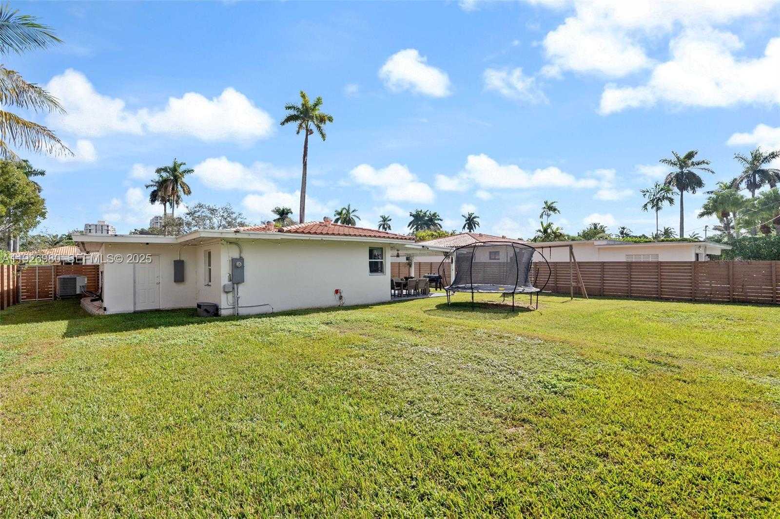 Small Image of 10650 NORTH EAST 11TH CT, Miami Shores Number 31