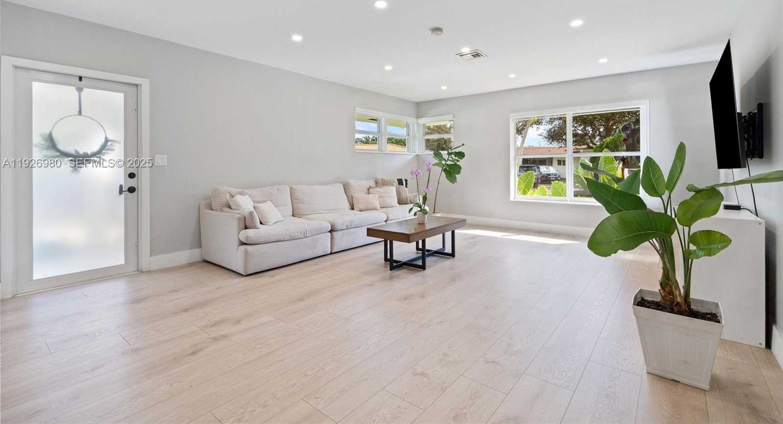 Small Image of 10650 NORTH EAST 11TH CT, Miami Shores Number 4