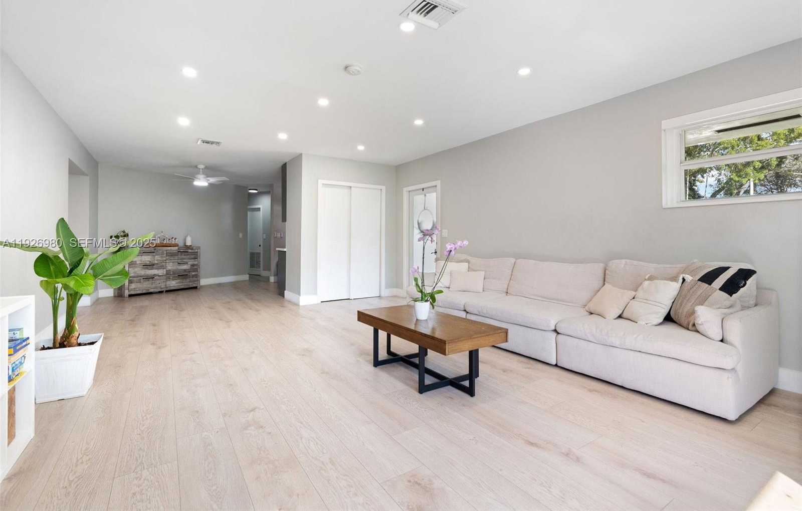 Small Image of 10650 NORTH EAST 11TH CT, Miami Shores Number 7