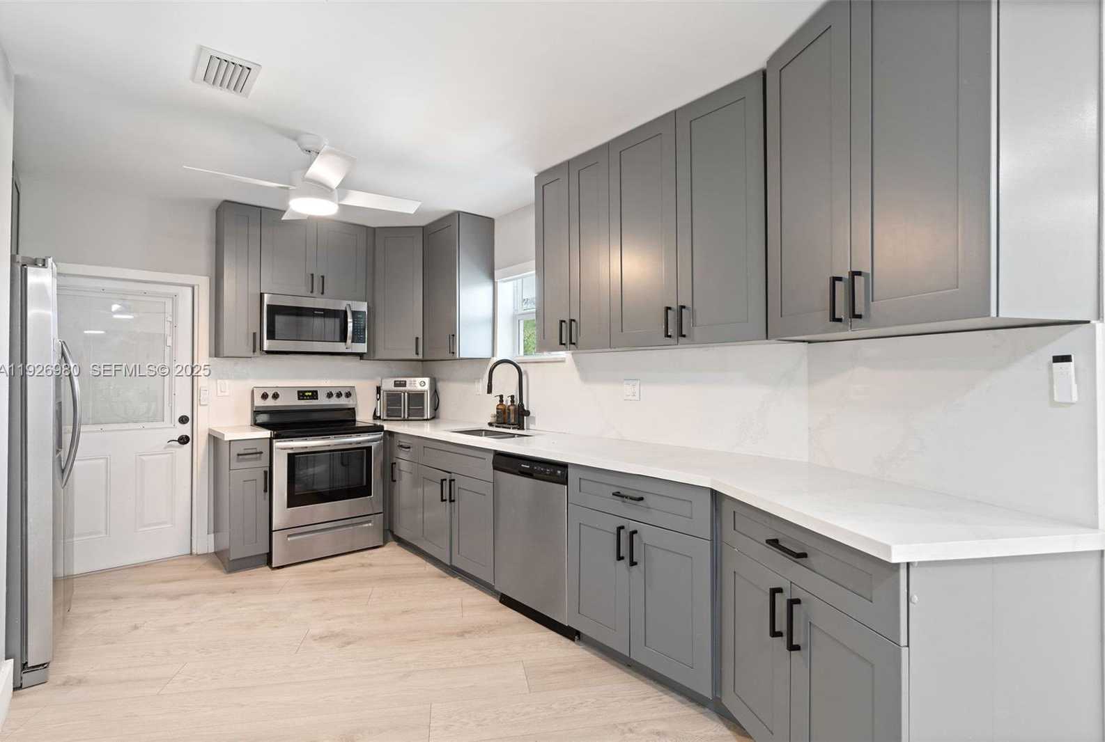 Small Image of 10650 NORTH EAST 11TH CT, Miami Shores Number 9