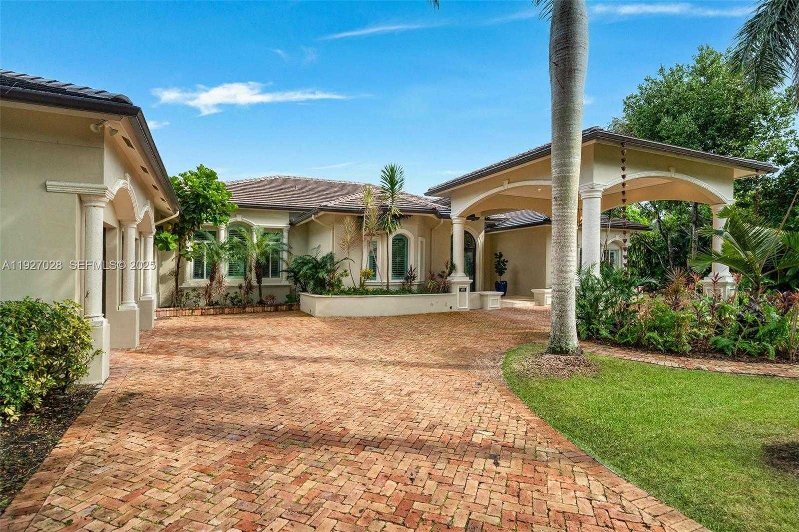 Small Image of 6890 SOUTH WEST 94TH ST, Pinecrest Number 14