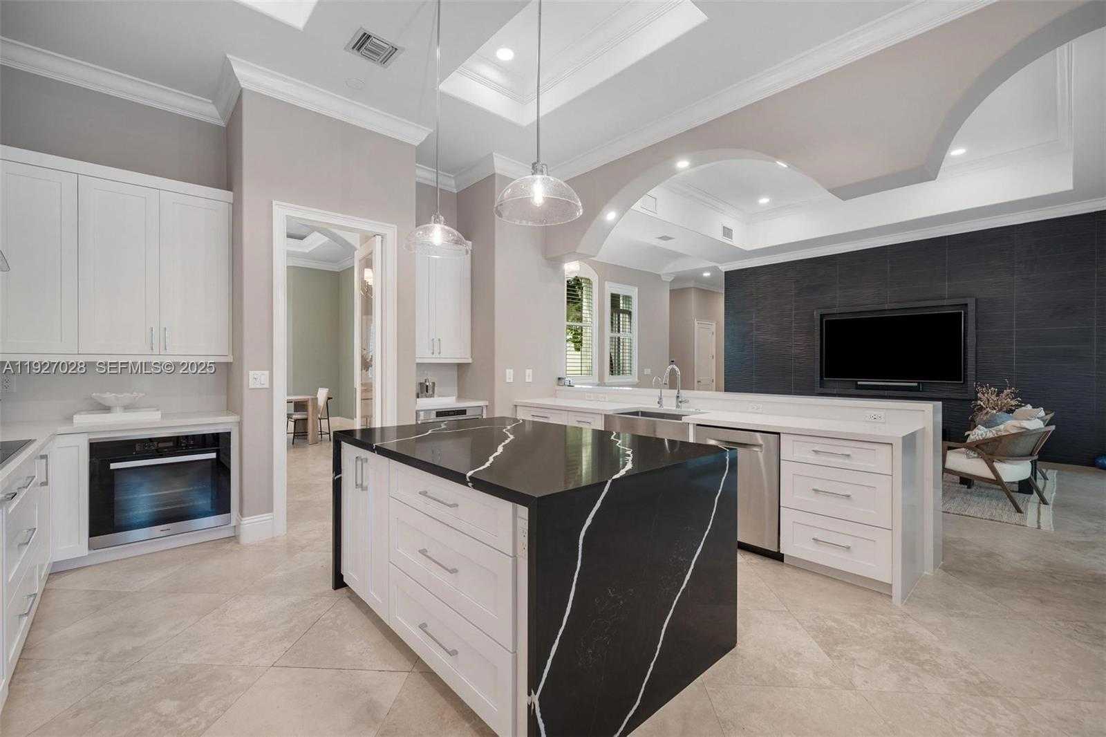 Small Image of 6890 SOUTH WEST 94TH ST, Pinecrest Number 3