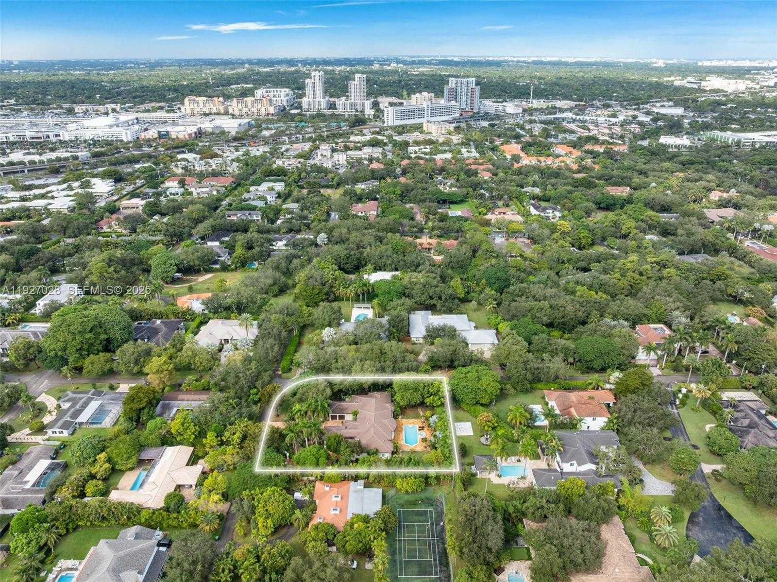 Small Image of 6890 SOUTH WEST 94TH ST, Pinecrest Number 87