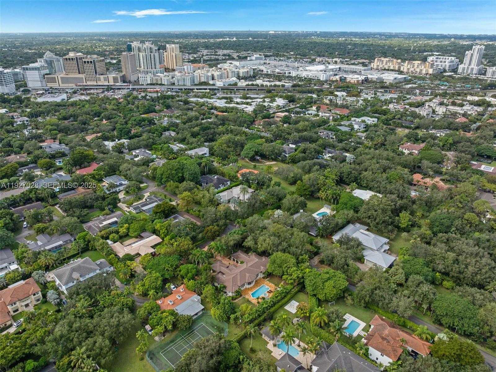 Small Image of 6890 SOUTH WEST 94TH ST, Pinecrest Number 90