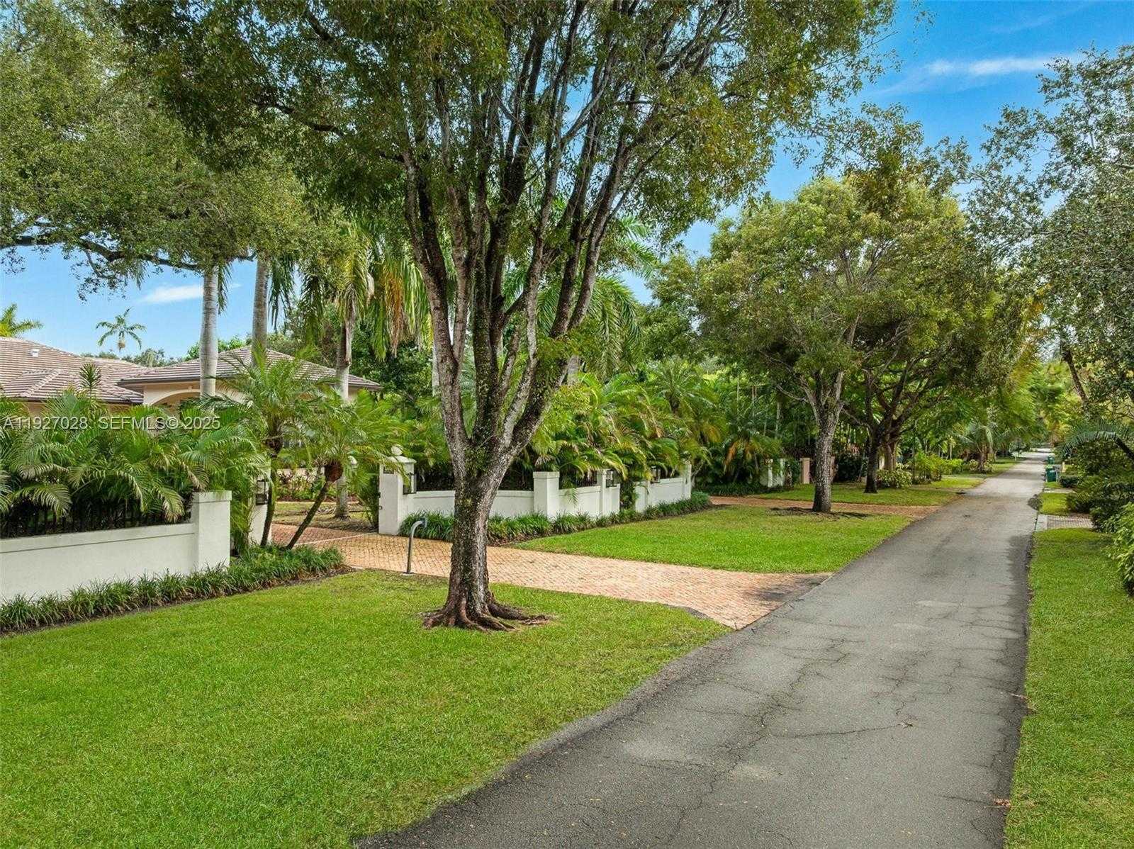 Small Image of 6890 SOUTH WEST 94TH ST, Pinecrest Number 94