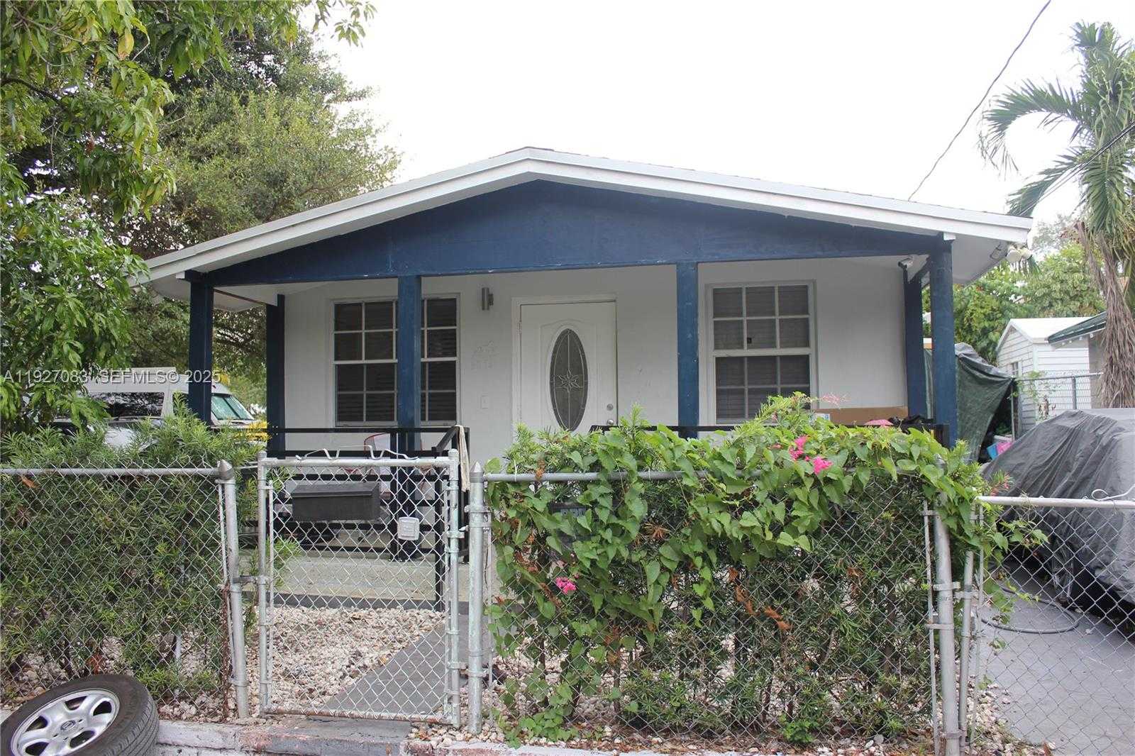 Small Image of 5573 NORTH EAST 3RD AVE, Miami Number 3