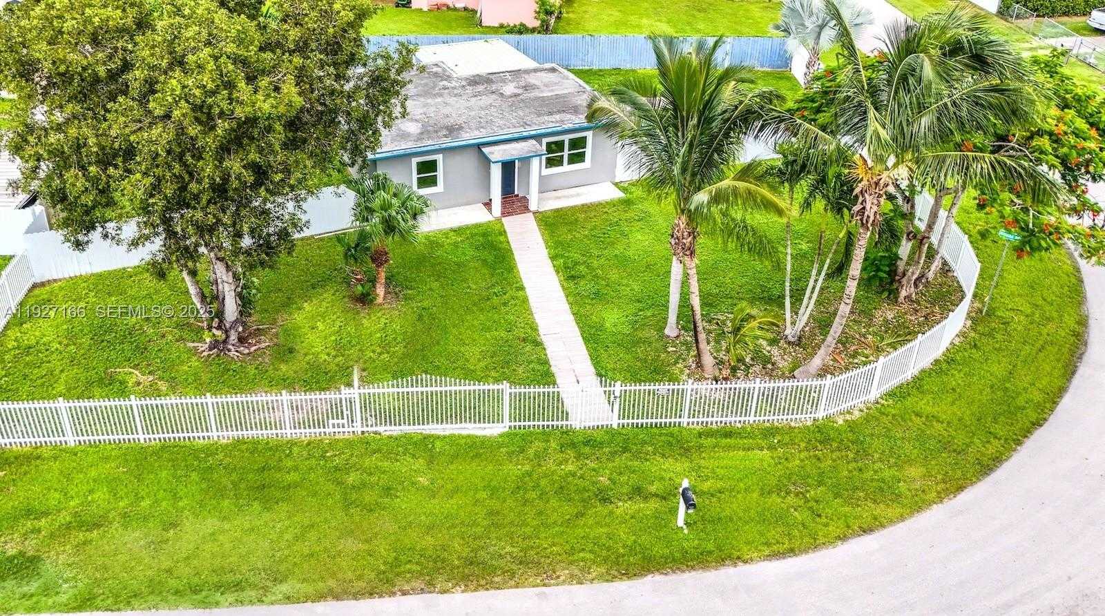 Small Image of 14920 GARFIELD DR, Homestead Number 24