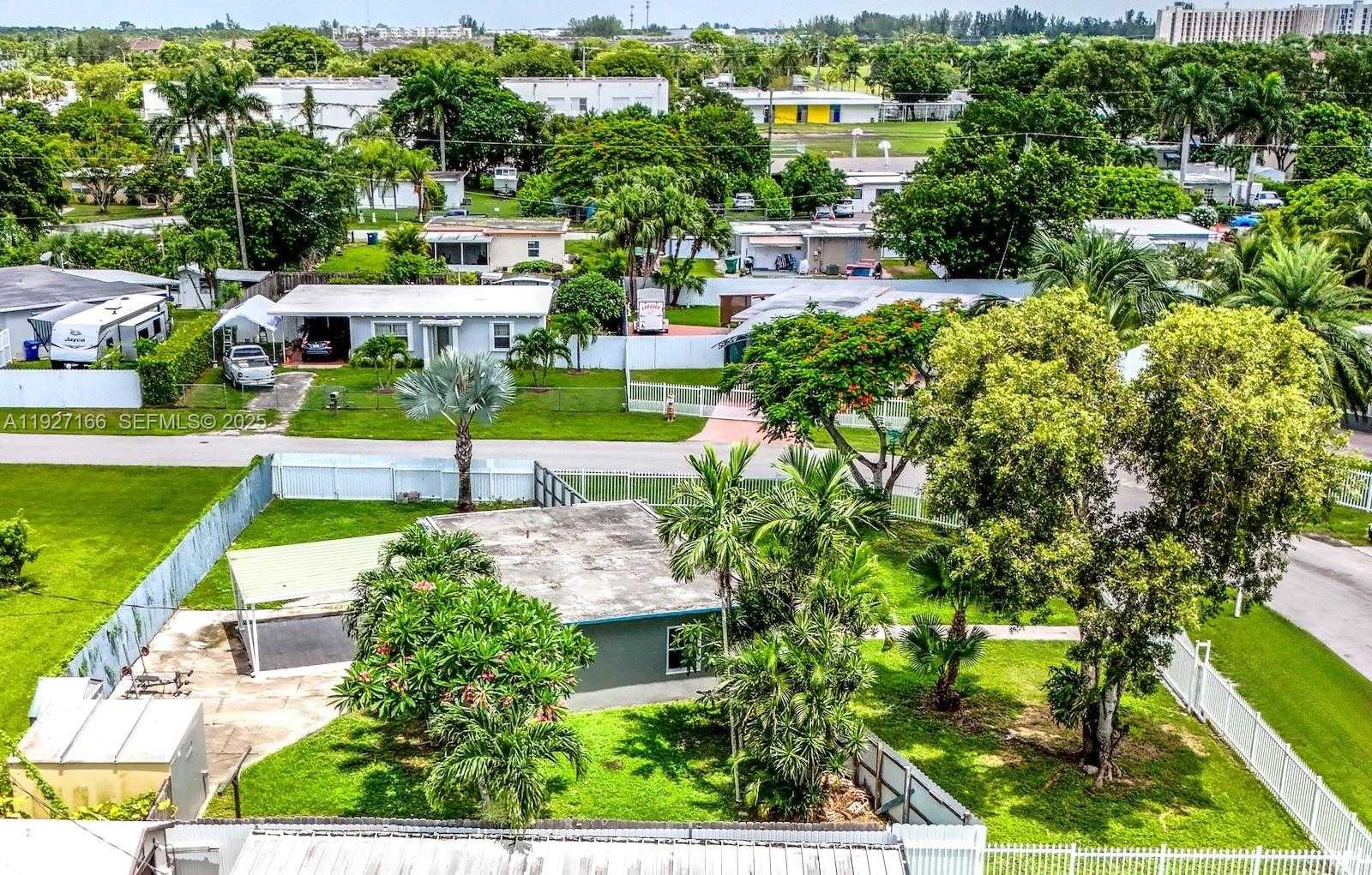 Small Image of 14920 GARFIELD DR, Homestead Number 27