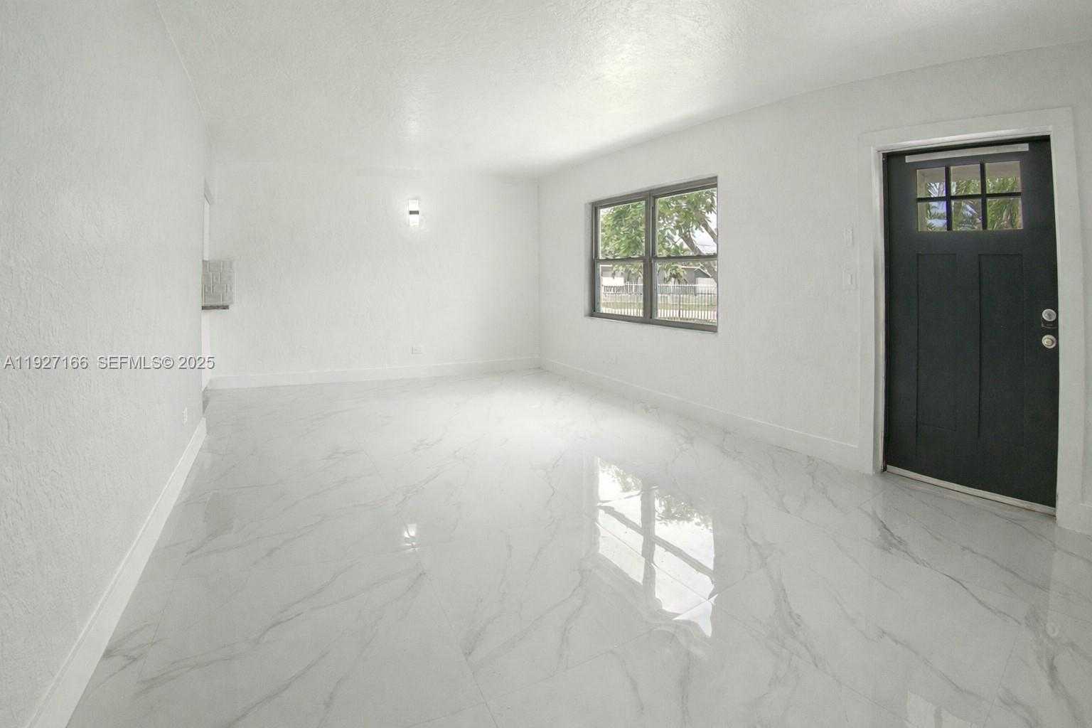 Small Image of 14920 GARFIELD DR, Homestead Number 4