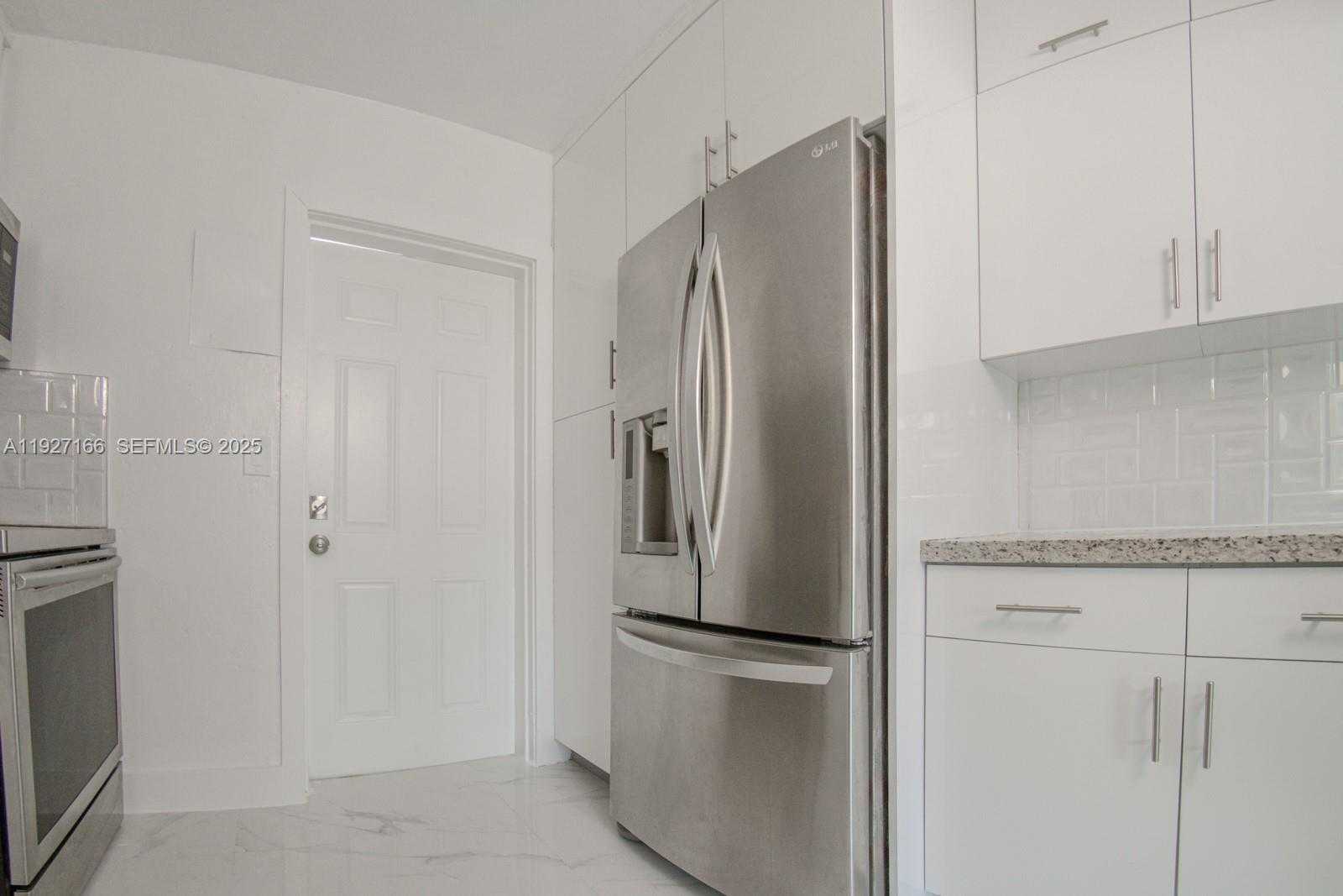 Small Image of 14920 GARFIELD DR, Homestead Number 6