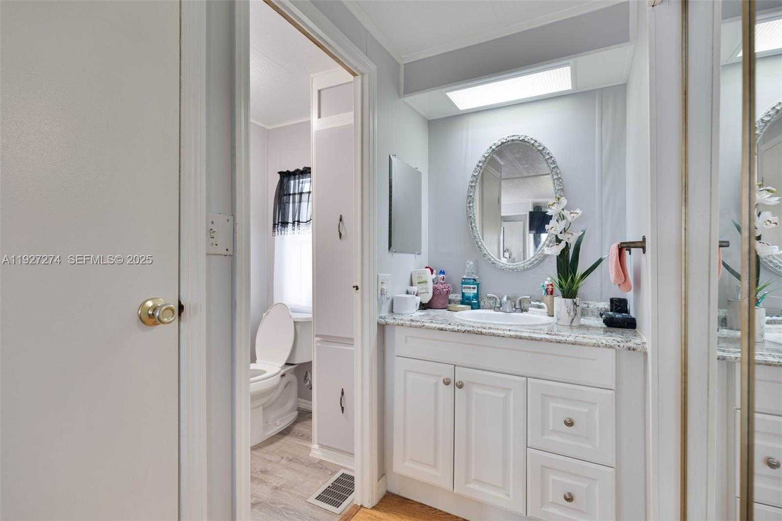 Small Image of 53005 DEL RIO BAY, Palm Beach Number 16