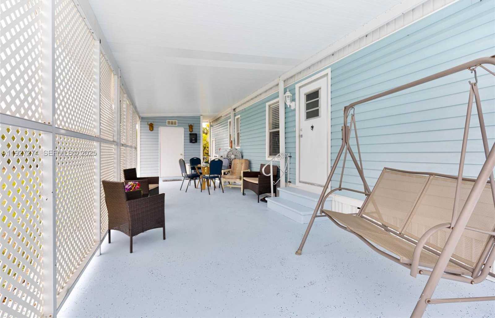 Small Image of 53005 DEL RIO BAY, Palm Beach Number 2