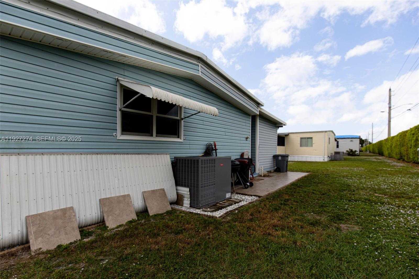 Small Image of 53005 DEL RIO BAY, Palm Beach Number 20