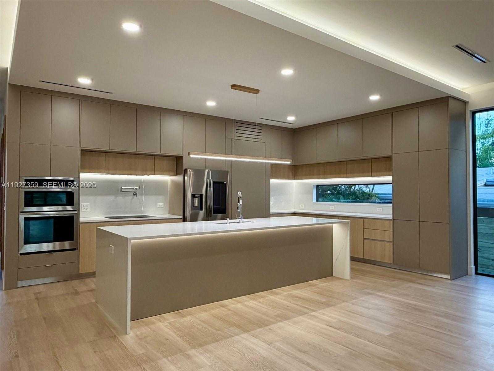 Small Image of 1729 NORTH EAST 16TH TER, Fort Lauderdale Number 5