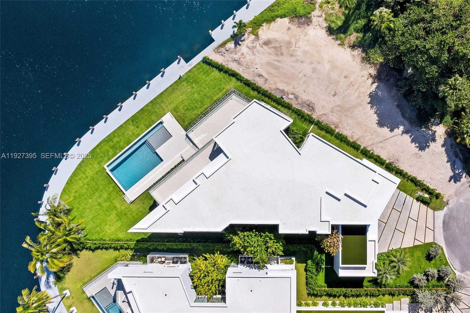 Small Image of 503 PALM DR, Hallandale Beach Number 18