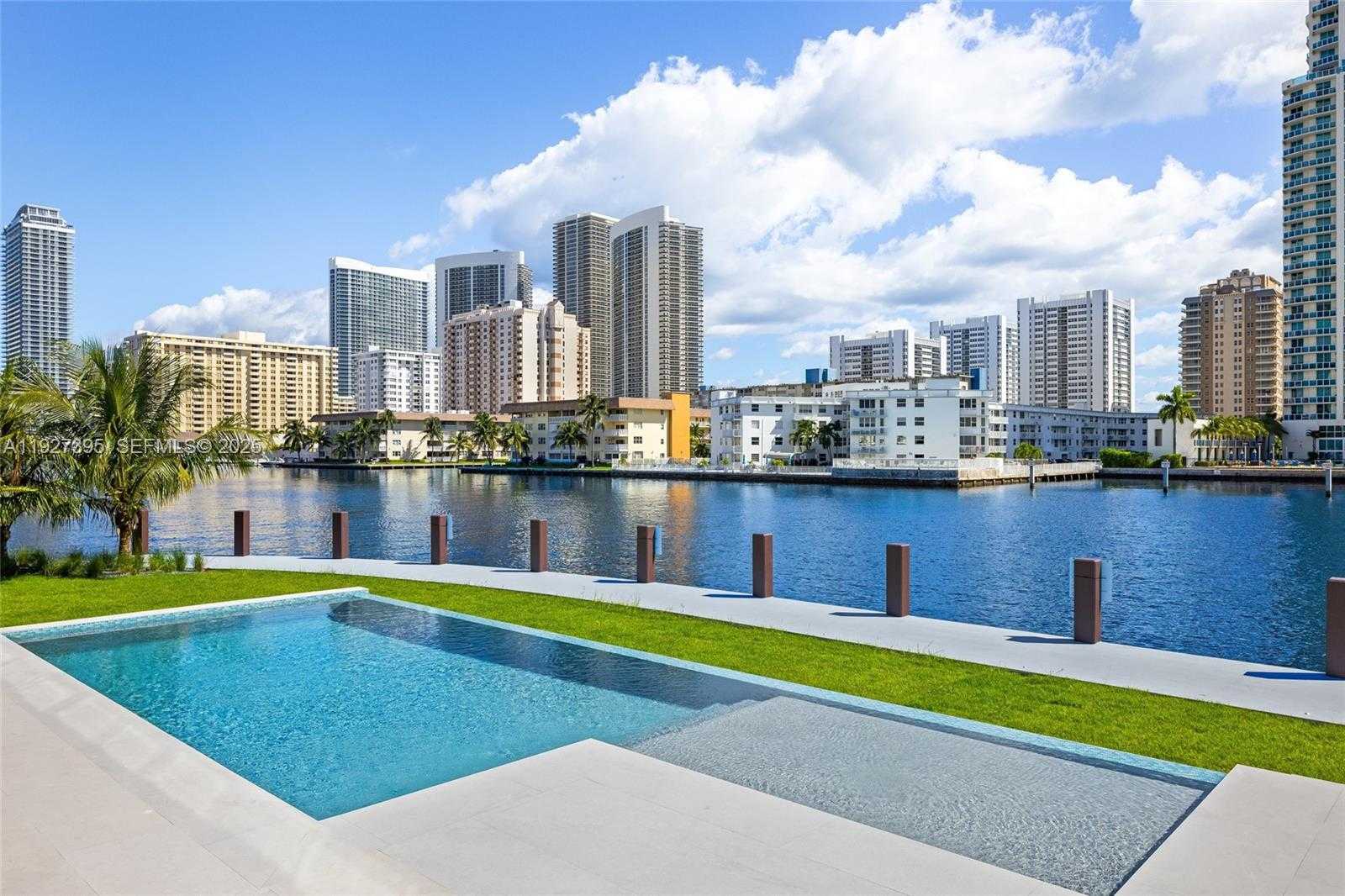 Small Image of 503 PALM DR, Hallandale Beach Number 8