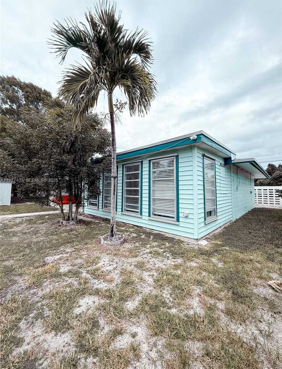 Small Image of 1403 GROUPER DR, Marathon Number 11